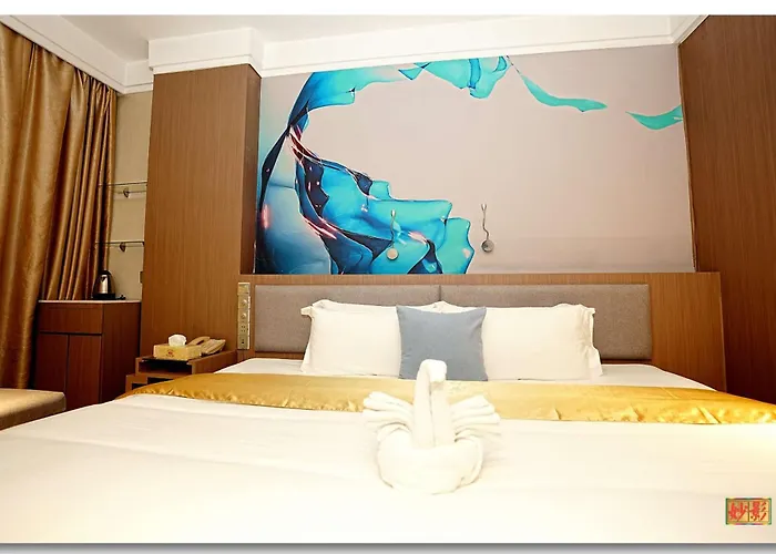 Pristine Hotel 3*