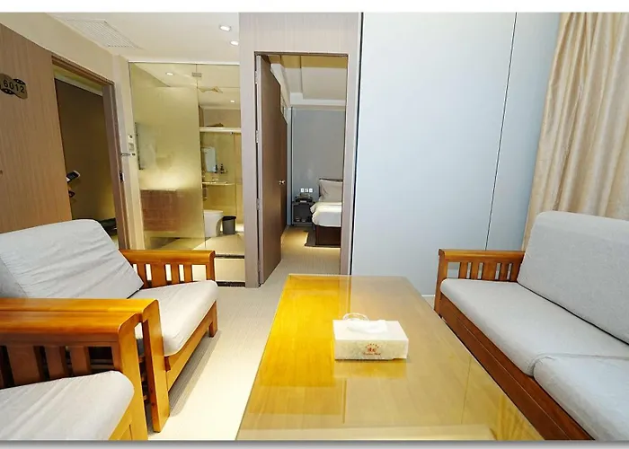 Pristine Hotel 3*