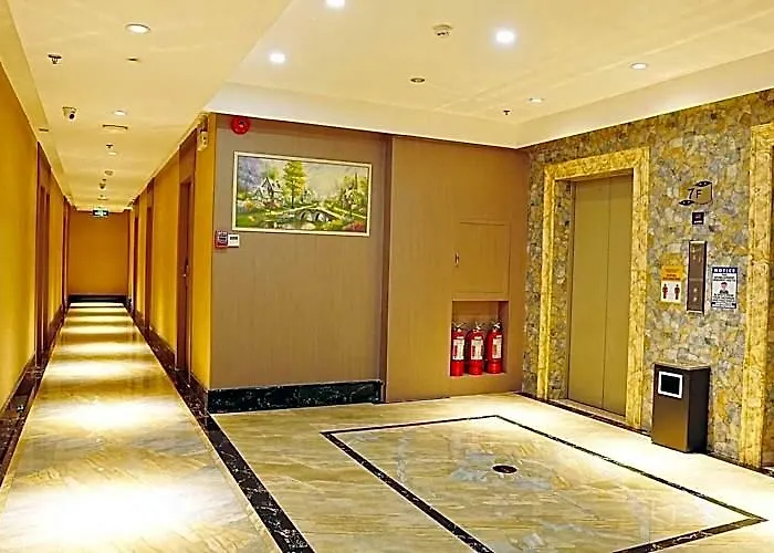 Hotel Pristine 3*