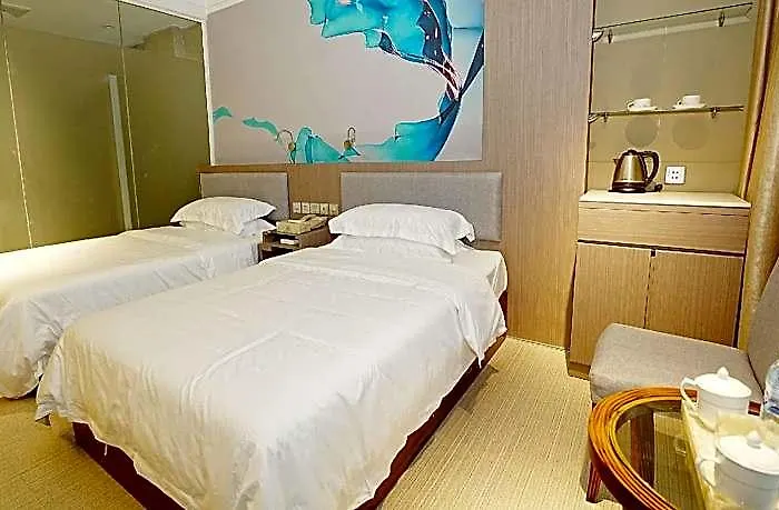 Pristine Hotel 3*