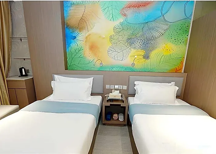 Pristine Hotel 3*